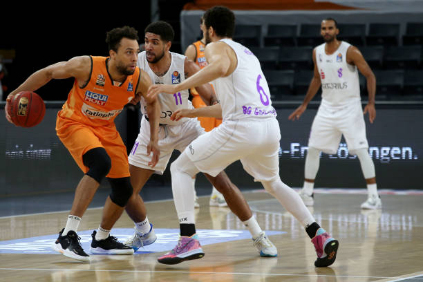 比赛中输球 比赛中输球